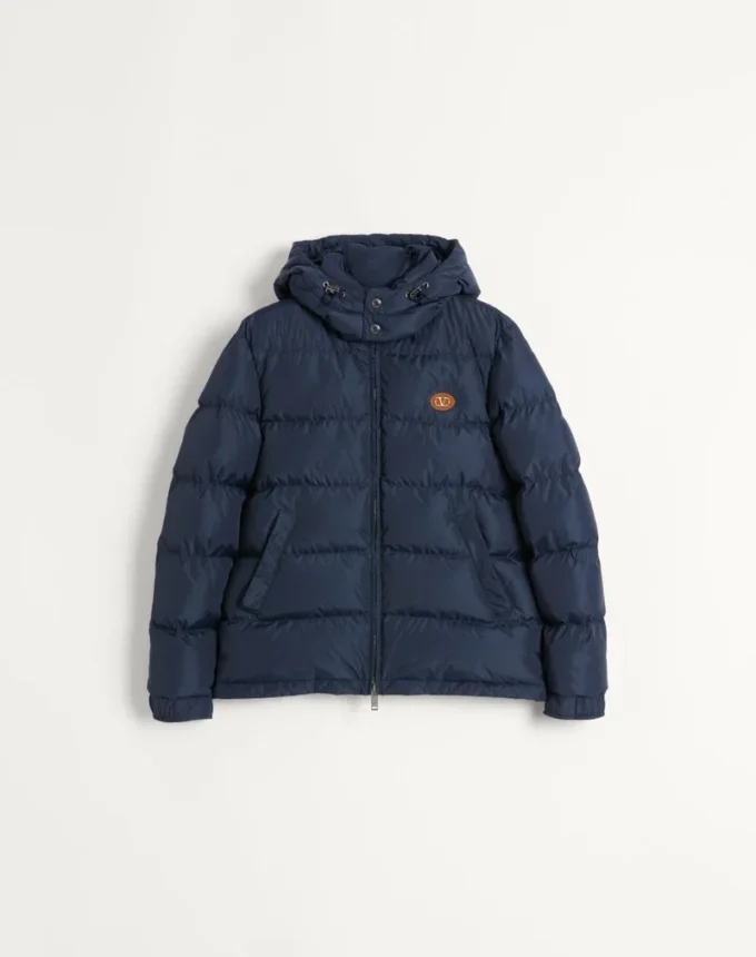 Nylon-Daunenjacke mit Kapuze und VLogo-Patch Nylon-Daunenjacke mit Kapuze und VLogo-Patch