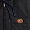 Nylon-Kapuzenjacke mit Vlogo-Patch Nylon-Kapuzenjacke mit Vlogo-Patch