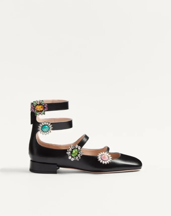 Preshoes Ballerinas mit Riemchen aus Ziegenleder mit Schmuckknöpfen 20 mm Preshoes Ballerinas mit Riemchen aus Ziegenleder mit Schmuckknöpfen 20 mm