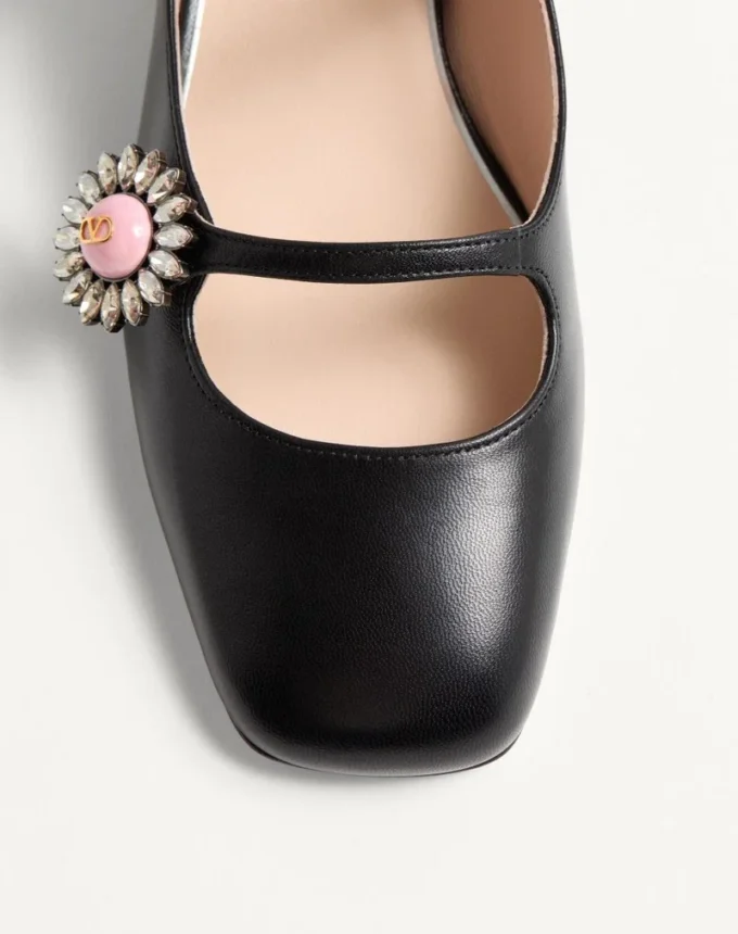 Preshoes Ballerinas mit Riemchen aus Ziegenleder mit Schmuckknöpfen 20 mm Preshoes Ballerinas mit Riemchen aus Ziegenleder mit Schmuckknöpfen 20 mm