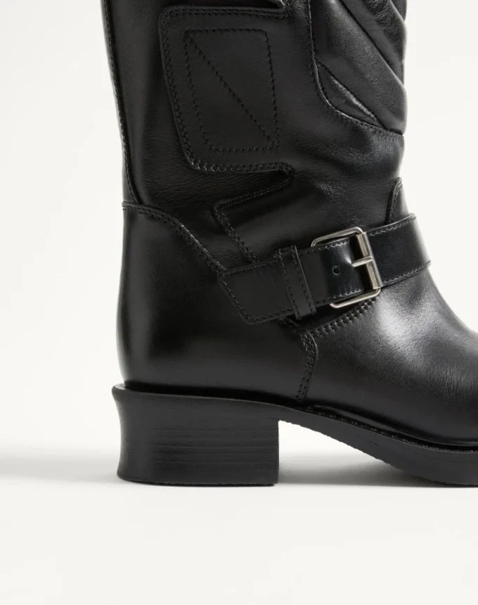 Rayons Bikerstiefel aus Kalbsleder und Nappaleder mit Chevron-Muster 40 mm Rayons Bikerstiefel aus Kalbsleder und Nappaleder mit Chevron-Muster 40 mm