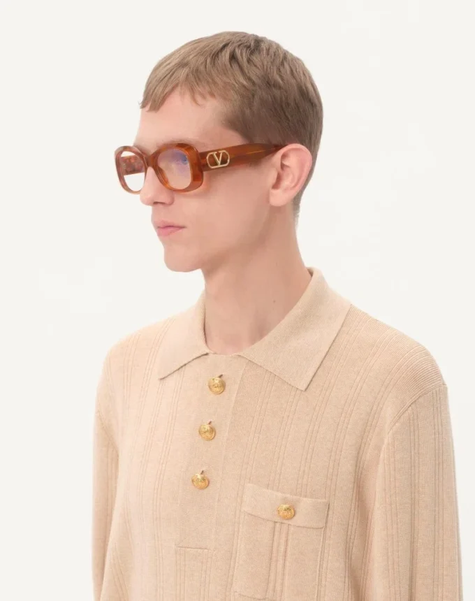 Rechteckige Acetatbrille im Stil der 70er Jahre Rechteckige Acetatbrille im Stil der 70er Jahre