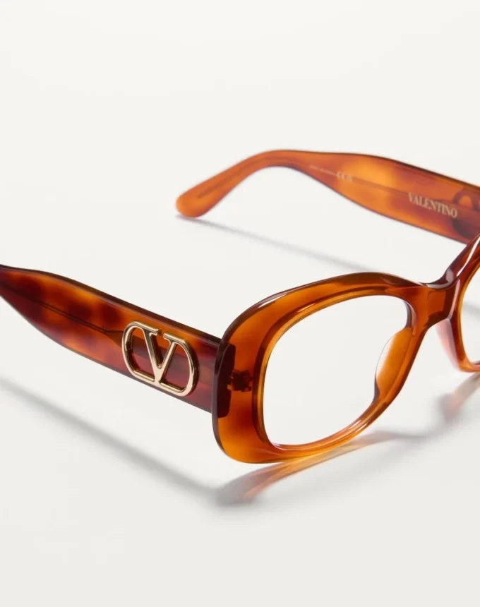 Rechteckige Acetatbrille im Stil der 70er Jahre Rechteckige Acetatbrille im Stil der 70er Jahre