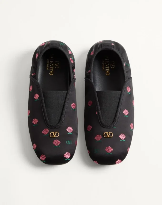 Rhytmika Slipper aus Jacquard-Stoff in Rosa