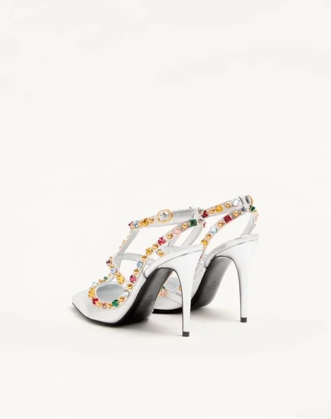 Rockstud Décolleté aus laminiertem Nappaleder mit Cabochon und Kristallen 100 mm Rockstud Décolleté aus laminiertem Nappaleder mit Cabochon und Kristallen 100 mm