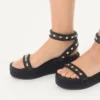 Rockstud Flatform Sandal aus Kalbsleder 45 mm Rockstud Flatform Sandal aus Kalbsleder 45 mm