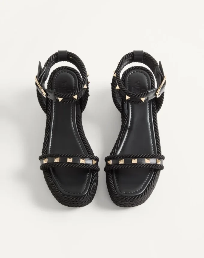 Rockstud Flatform Sandal aus Kalbsleder 45 mm Rockstud Flatform Sandal aus Kalbsleder 45 mm