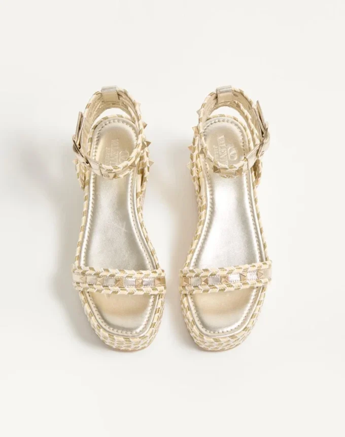 Rockstud Flatform-Sandalen aus laminiertem Nappaleder 45 mm Rockstud Flatform-Sandalen aus laminiertem Nappaleder 45 mm