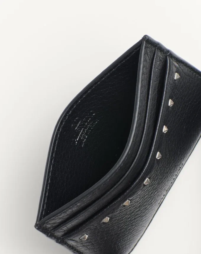 Rockstud Kartenetui aus genarbtem Kalbsleder