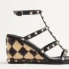 Rockstud-Keilsandalette aus Kalbsleder mit Karostickerei, 80 mm Rockstud-Keilsandalette aus Kalbsleder mit Karostickerei, 80 mm