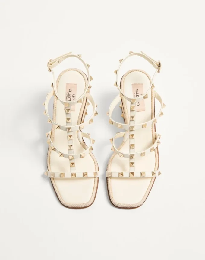 Rockstud-Keilsandaletten aus Kalbsleder mit Cornely-Stickerei 80 mm Rockstud-Keilsandaletten aus Kalbsleder mit Cornely-Stickerei 80 mm
