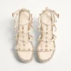 Rockstud Keilsandaletten aus Kalbsleder mit Riemchen 95 mm Rockstud Keilsandaletten aus Kalbsleder mit Riemchen 95 mm