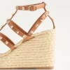 Rockstud Keilsandaletten mit Riemchen aus Kalbsleder 95 mm Rockstud Keilsandaletten mit Riemchen aus Kalbsleder 95 mm