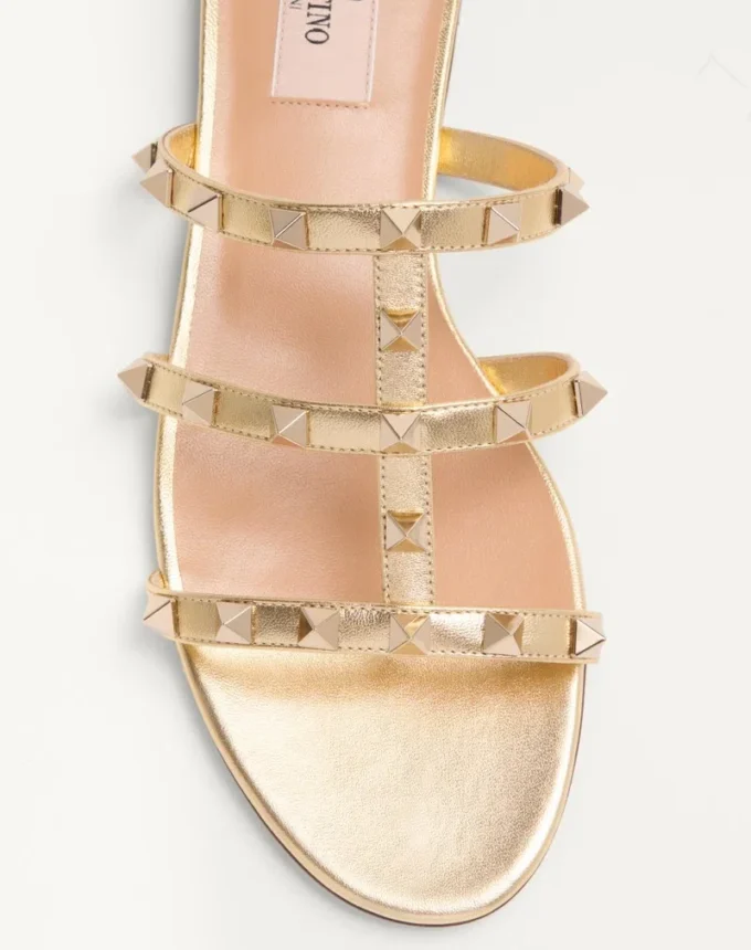 Rockstud Laminierte Nappa-Sandale