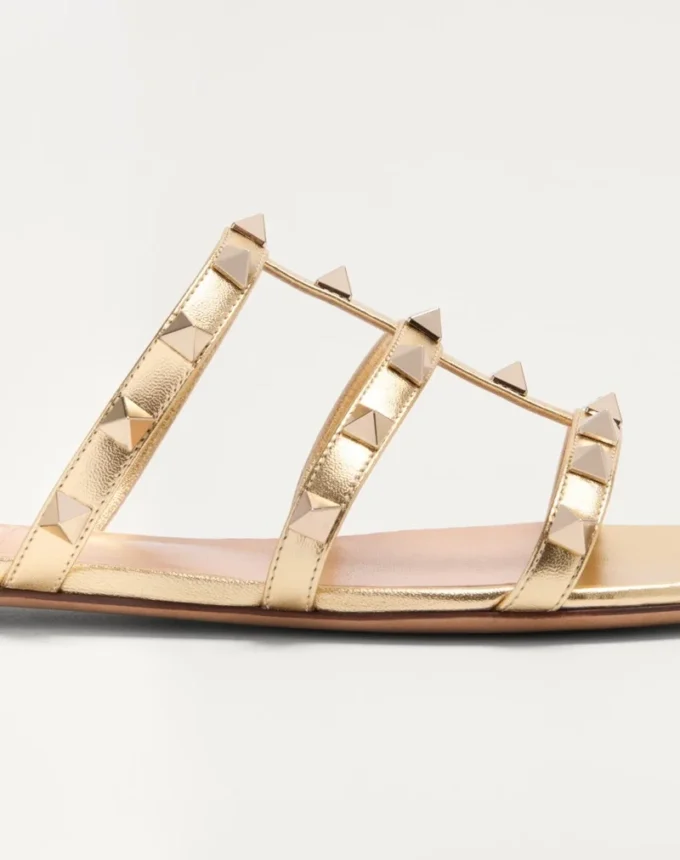 Rockstud Laminierte Nappa-Sandale