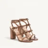Rockstud Metallic-Kalbsleder-Sandalen mit Fesselriemchen und 90-mm-Absatz