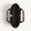 Rockstud Mini-Einkaufstasche aus genarbtem Kalbsleder Rockstud Mini-Einkaufstasche aus genarbtem Kalbsleder