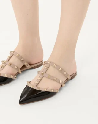 Rockstud Mule aus Lackleder