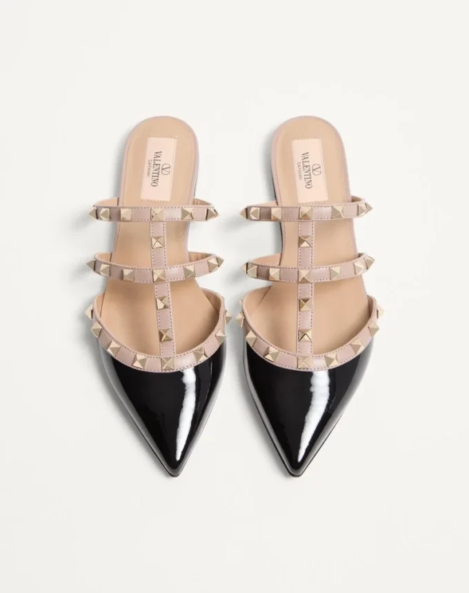 Rockstud Mule aus Lackleder