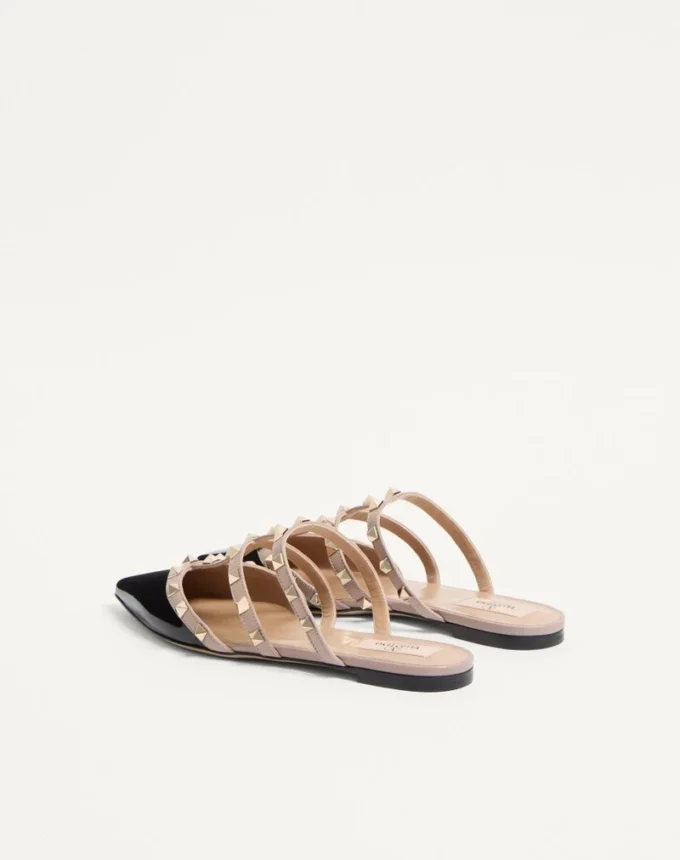 Rockstud Mule aus Lackleder