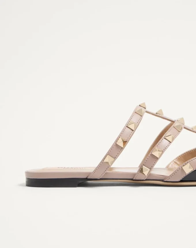 Rockstud Mule aus Lackleder