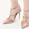 Rockstud Pumps aus laminiertem Nappaleder 100 mm