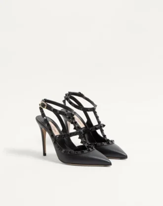 Rockstud-Pumps mit Knöchelriemen und farblich abgestimmten Nieten, 100 mm
