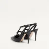 Rockstud-Pumps mit Knöchelriemen und farblich abgestimmten Nieten, 100 mm