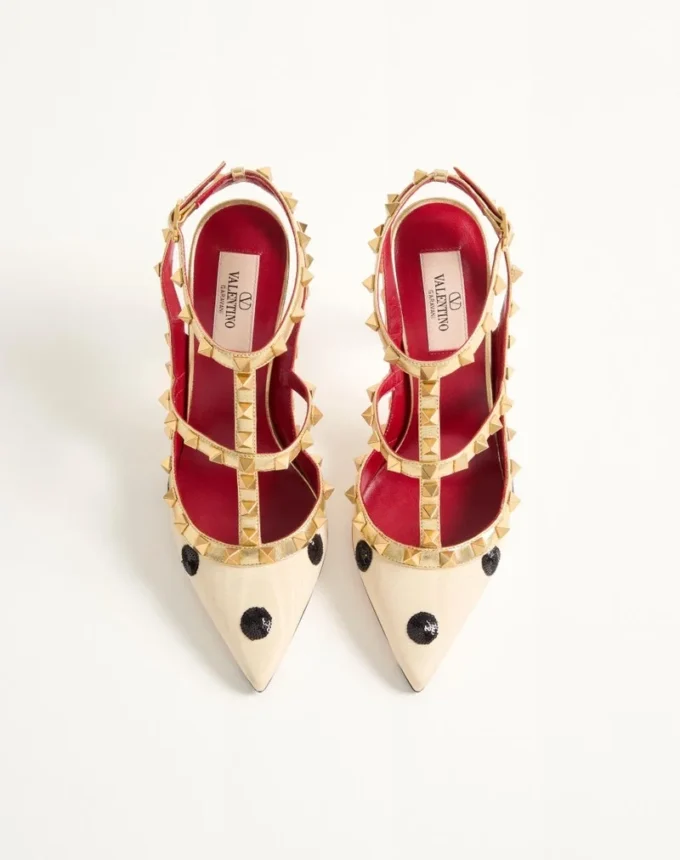 Rockstud Pumps mit Plus de Pois-Stickerei 100 mm Rockstud Pumps mit Plus de Pois-Stickerei 100 mm