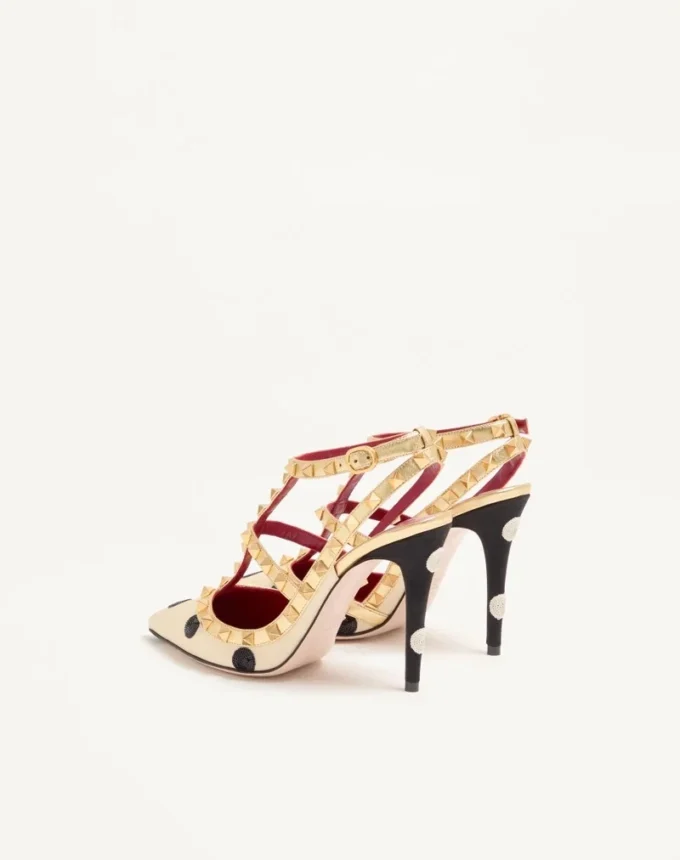Rockstud Pumps mit Plus de Pois-Stickerei 100 mm Rockstud Pumps mit Plus de Pois-Stickerei 100 mm