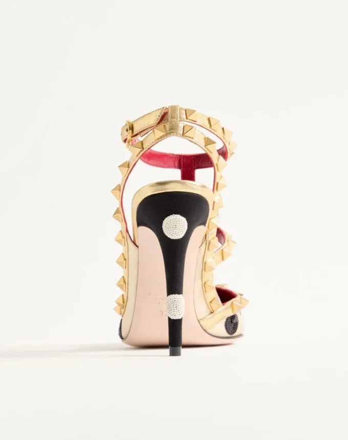 Rockstud Pumps mit Plus de Pois-Stickerei 100 mm Rockstud Pumps mit Plus de Pois-Stickerei 100 mm