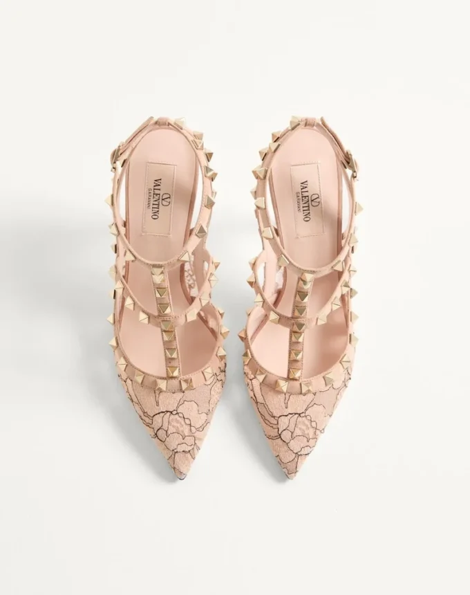 Rockstud-Pumps mit Riemchen und 100-mm-Absatz