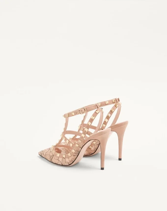 Rockstud-Pumps mit Riemchen und 100-mm-Absatz