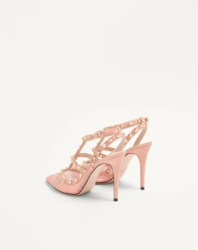 Rockstud-Pumps mit Riemchen und 100-mm-Absatz