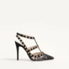 Rockstud-Pumps mit Riemchen und 100-mm-Absatz