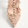 Rockstud-Pumps mit Riemchen und 100-mm-Absatz