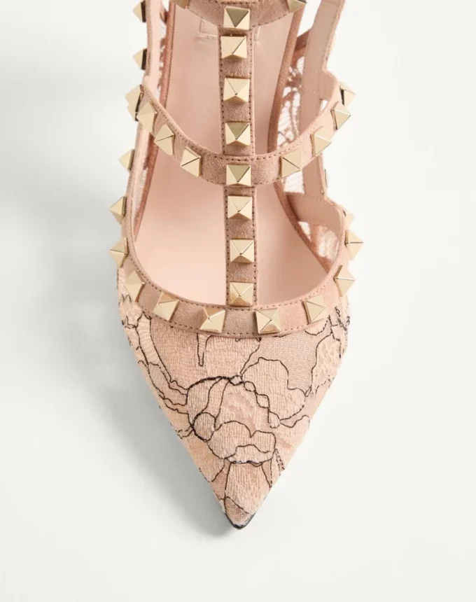 Rockstud-Pumps mit Riemchen und 100-mm-Absatz
