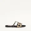 Rockstud-Sandale mit Raffia-Karostickerei