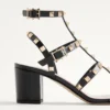 Rockstud-Sandalen aus Kalbsleder mit Fesselriemchen und 60-mm-Absatz