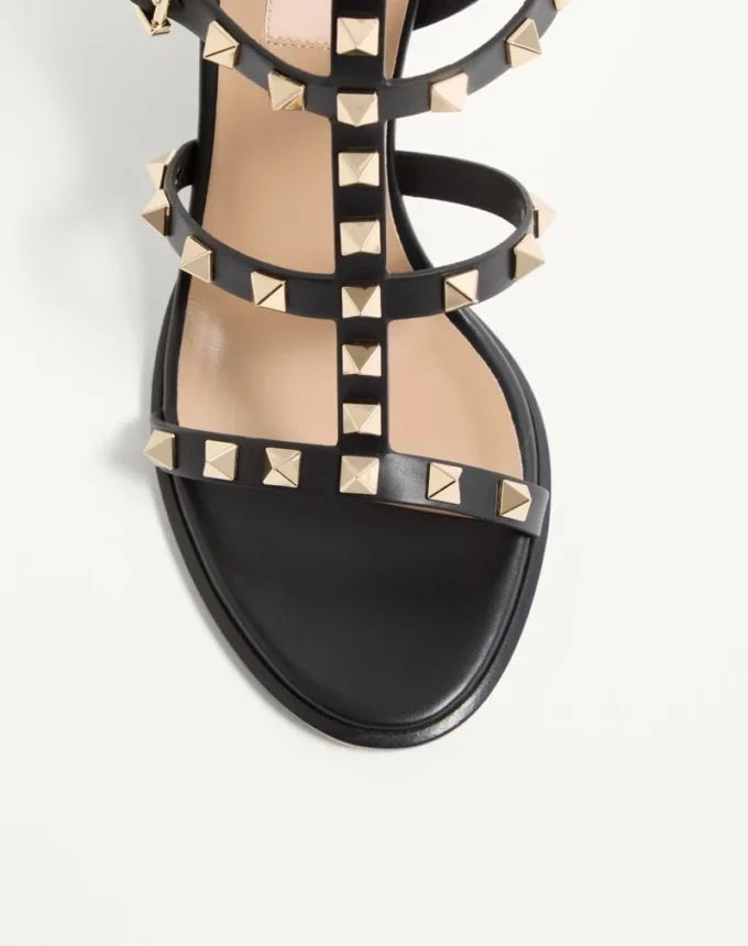Rockstud-Sandalen mit Fesselriemchen 90 mm