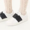 Rockstud Untitled Sneaker aus Kalbsleder mit farblich abgestimmten Nieten Rockstud Untitled Sneaker aus Kalbsleder mit farblich abgestimmten Nieten