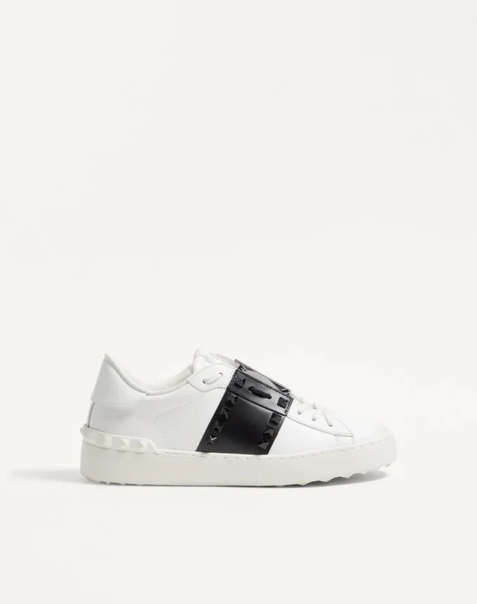Rockstud Untitled Sneaker aus Kalbsleder mit farblich abgestimmten Nieten Rockstud Untitled Sneaker aus Kalbsleder mit farblich abgestimmten Nieten