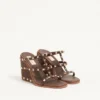 Rockstud Wedge Slide aus Kalbsleder mit Cornely-Stickerei 100 mm Rockstud Wedge Slide aus Kalbsleder mit Cornely-Stickerei 100 mm