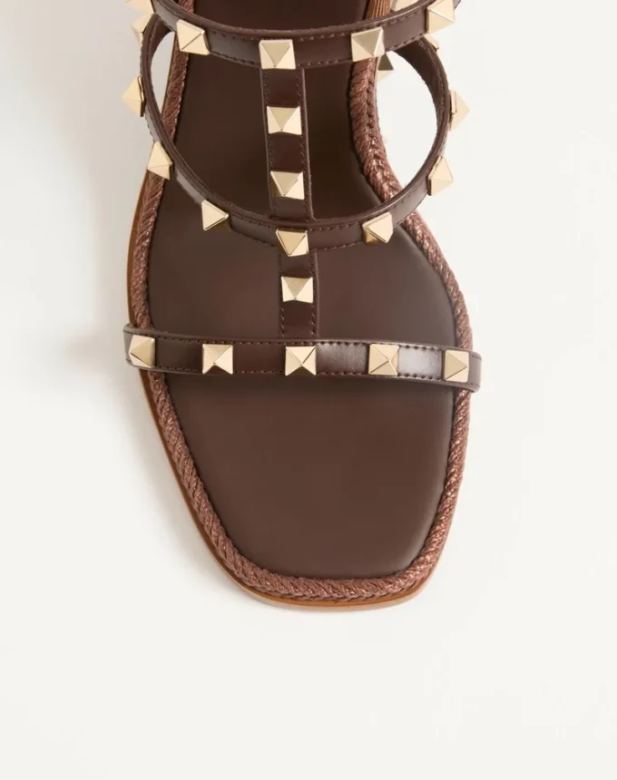 Rockstud Wedge Slide aus Kalbsleder mit Cornely-Stickerei 100 mm Rockstud Wedge Slide aus Kalbsleder mit Cornely-Stickerei 100 mm