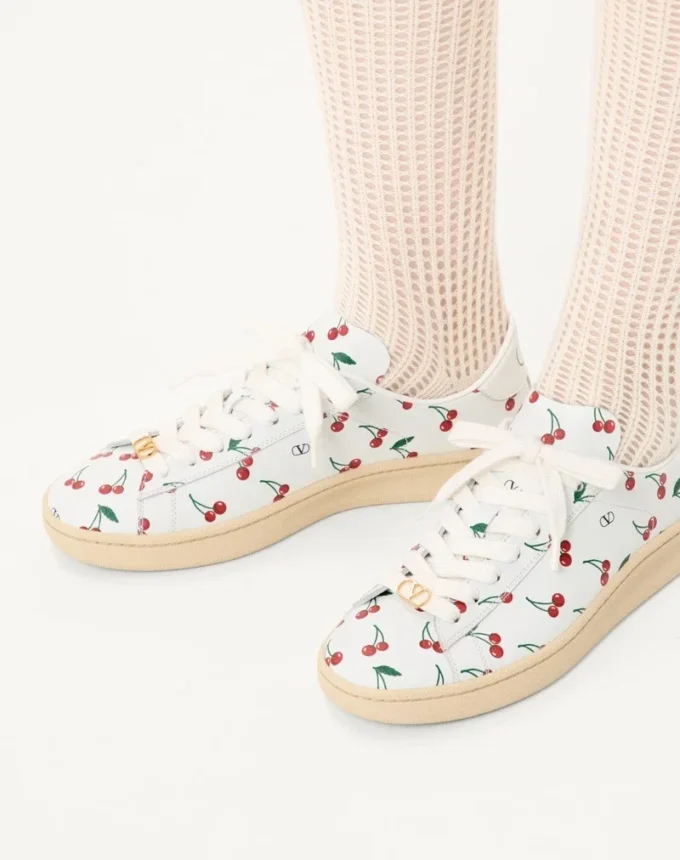 Royco Sneaker aus Nappakalbsleder mit Cherryfic-Muster Royco Sneaker aus Nappakalbsleder mit Cherryfic-Muster