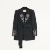 Valentino bestickte Jacke mit Gürtel aus Grain De Poudre-Wolle Valentino bestickte Jacke mit Gürtel aus Grain De Poudre-Wolle