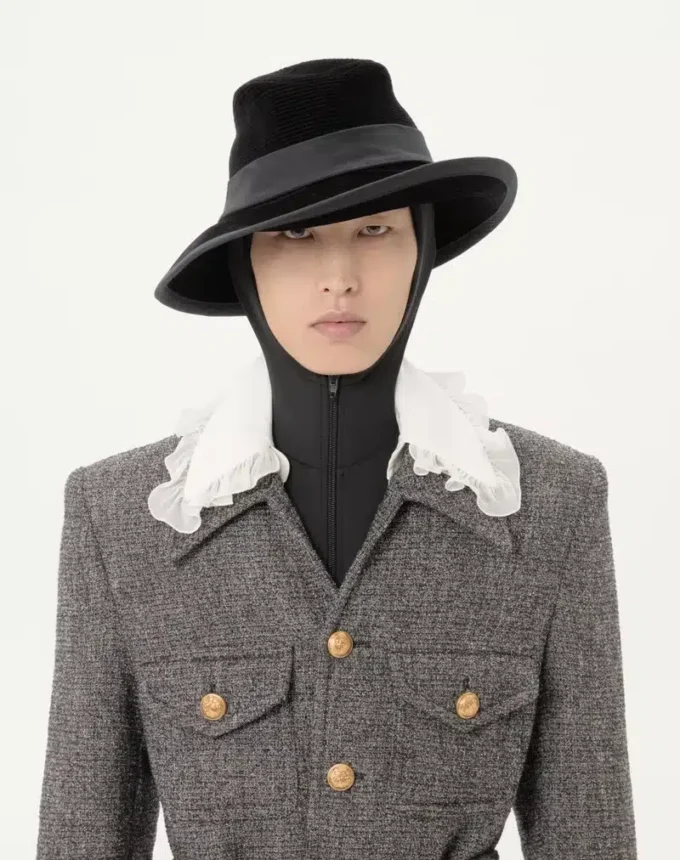 Valentino Boutonné-Safarijacke aus Wolle mit Gürtel Valentino Boutonné-Safarijacke aus Wolle mit Gürtel