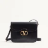 Valentino Garavani 9To5 Schultertasche aus glattem Kalbsleder Valentino Garavani 9To5 Schultertasche aus glattem Kalbsleder