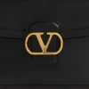 Valentino Garavani 9To5 Schultertasche aus glattem Kalbsleder Valentino Garavani 9To5 Schultertasche aus glattem Kalbsleder