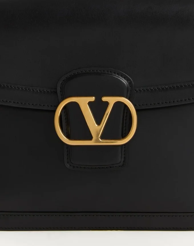 Valentino Garavani 9To5 Schultertasche aus glattem Kalbsleder Valentino Garavani 9To5 Schultertasche aus glattem Kalbsleder